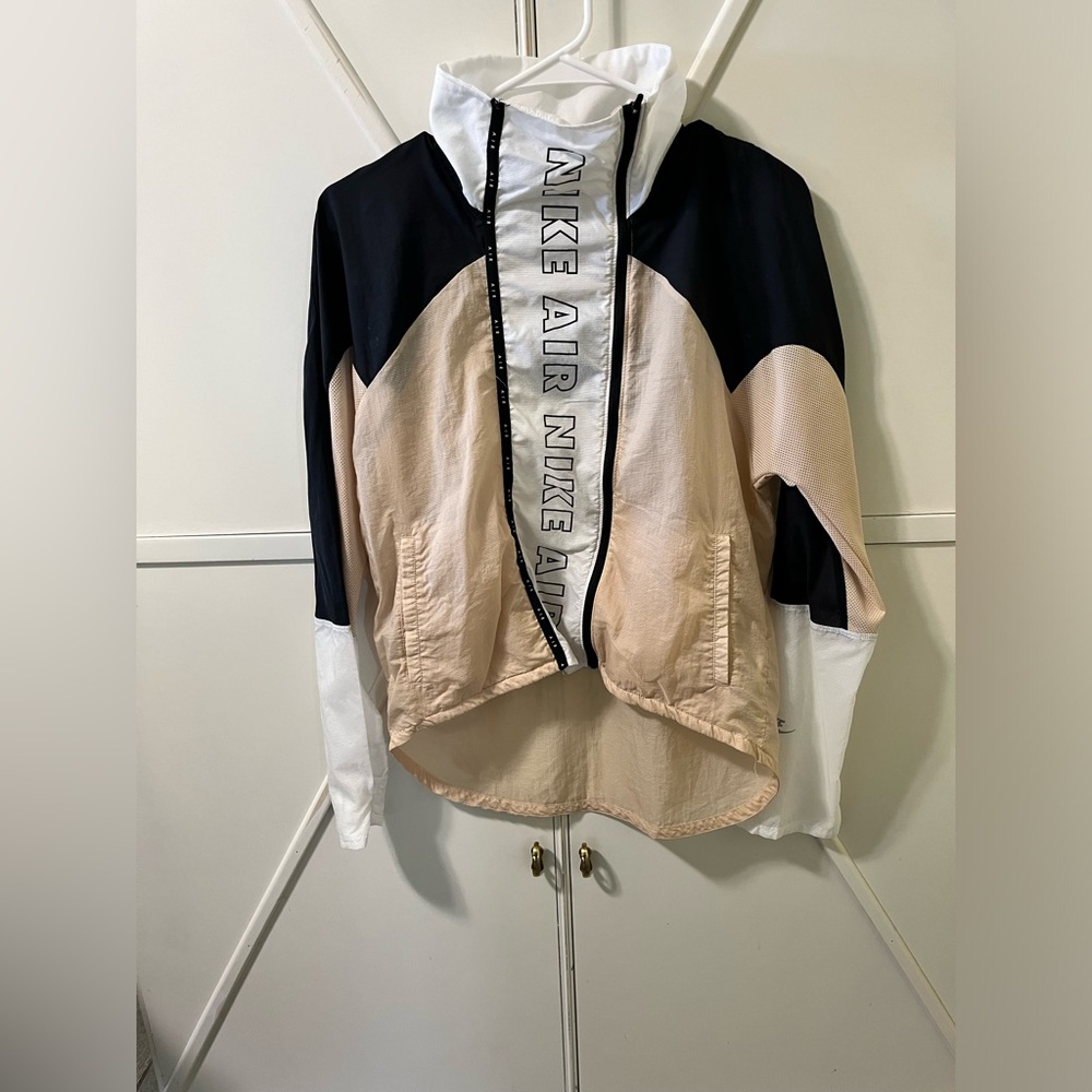 womens nike wind breaker